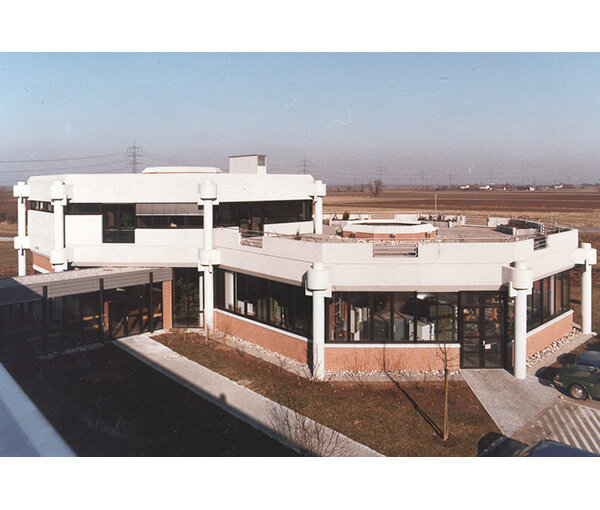  Oktogon: (neredeyse) yuvarlak bir husus.